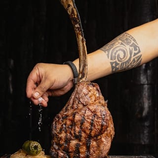 USDA Prime Tomahawk (40oz)